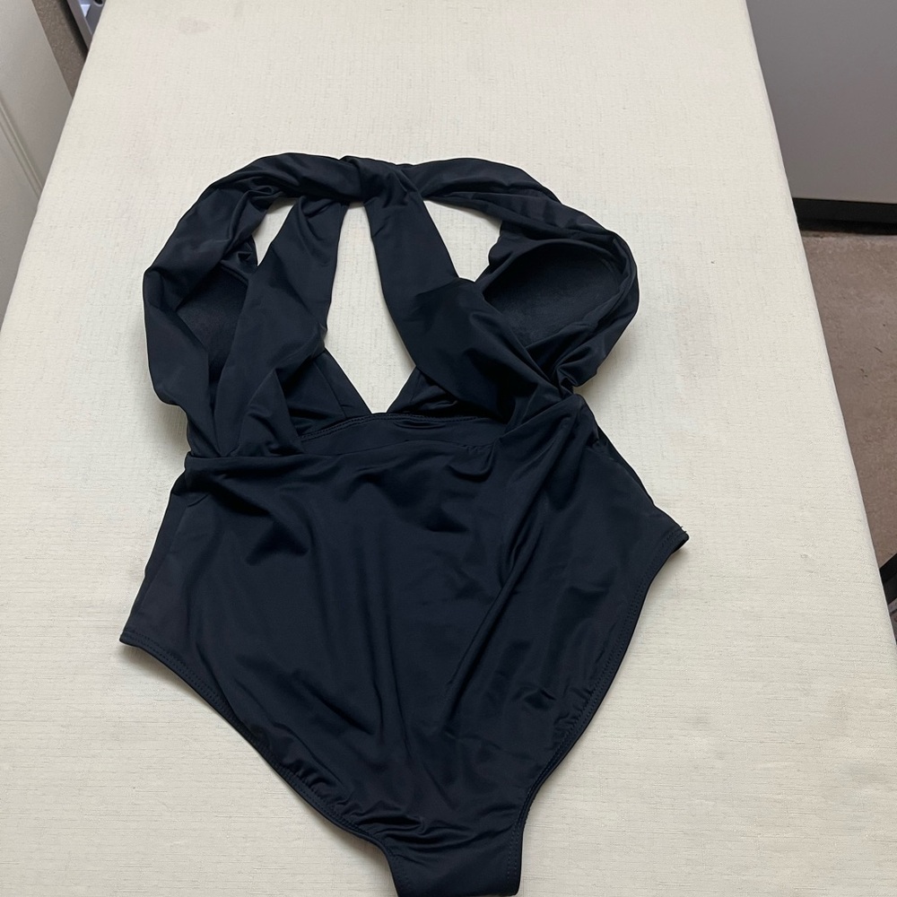 Lulus S black plunge halter swimsuit - Picture 6 of 13